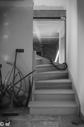 Escalier frêne, contremarche, limon, crémaillère
